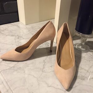 New Banana Republic Suede Madison 12-Hour Pump